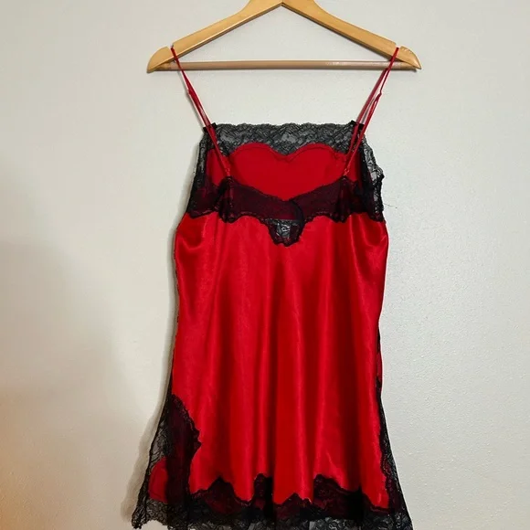 GUC Victoria’s Secret red mini slip dress - Picture 5 of 7